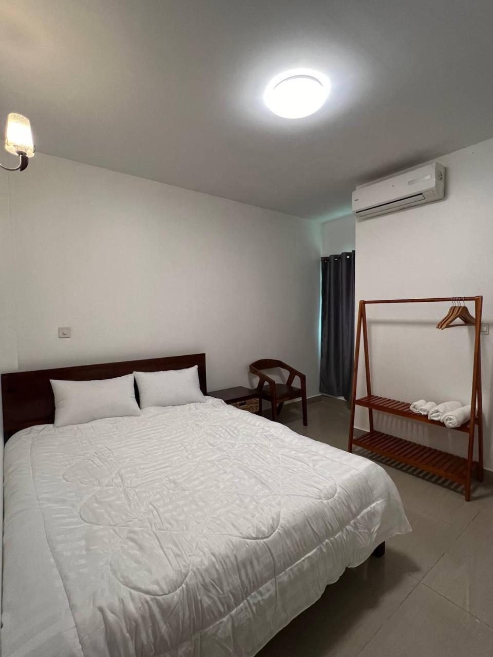 D32 Homestay Near Airport Behind Brown Coffee Airport بنوم بنه المظهر الخارجي الصورة