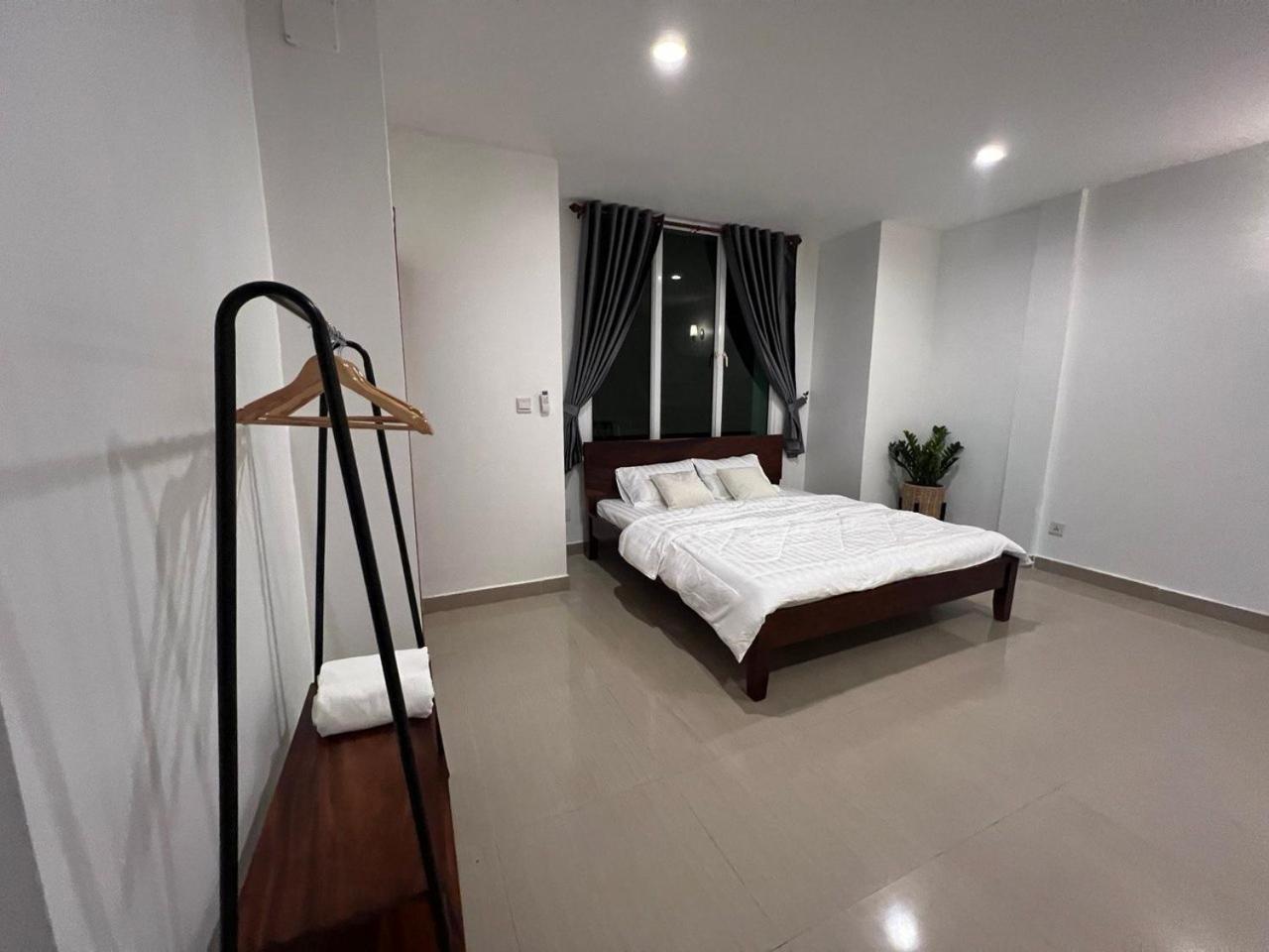 D32 Homestay Near Airport Behind Brown Coffee Airport بنوم بنه المظهر الخارجي الصورة