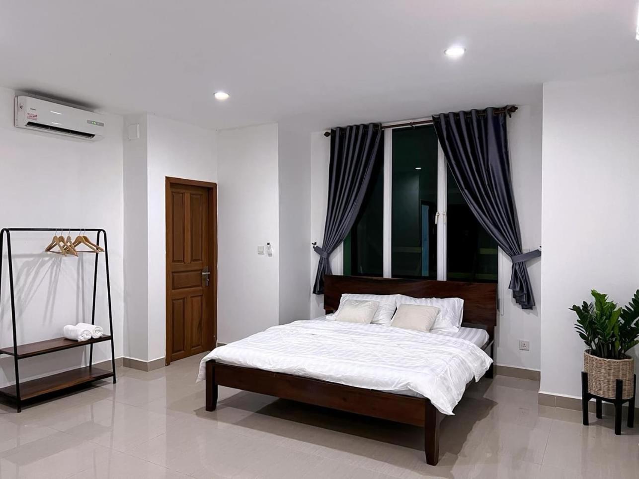 D32 Homestay Near Airport Behind Brown Coffee Airport بنوم بنه المظهر الخارجي الصورة